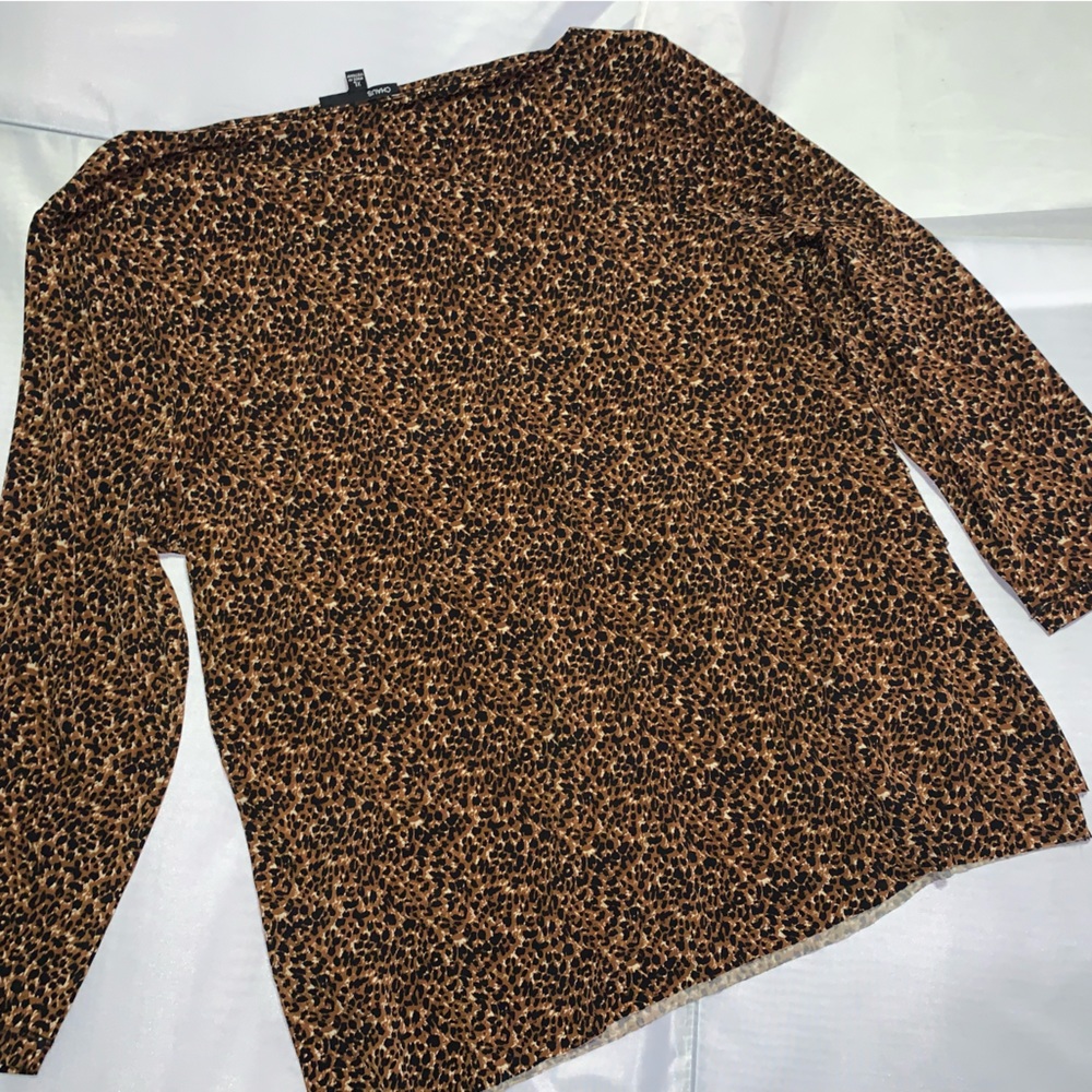 Beautiful Leopard Print Blouse with layered front 3/4 length sleeves